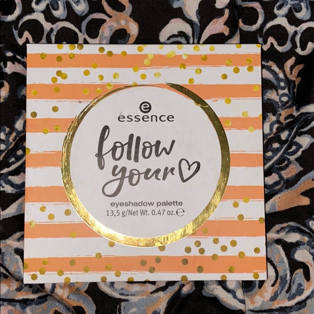 Essence follow your heart eyeshadow palette